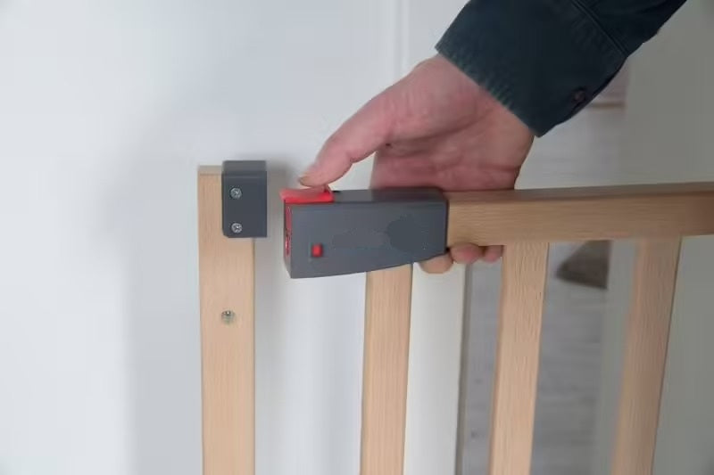 Barrière de sécurité en bois massif avec portillon magnétique Babyride