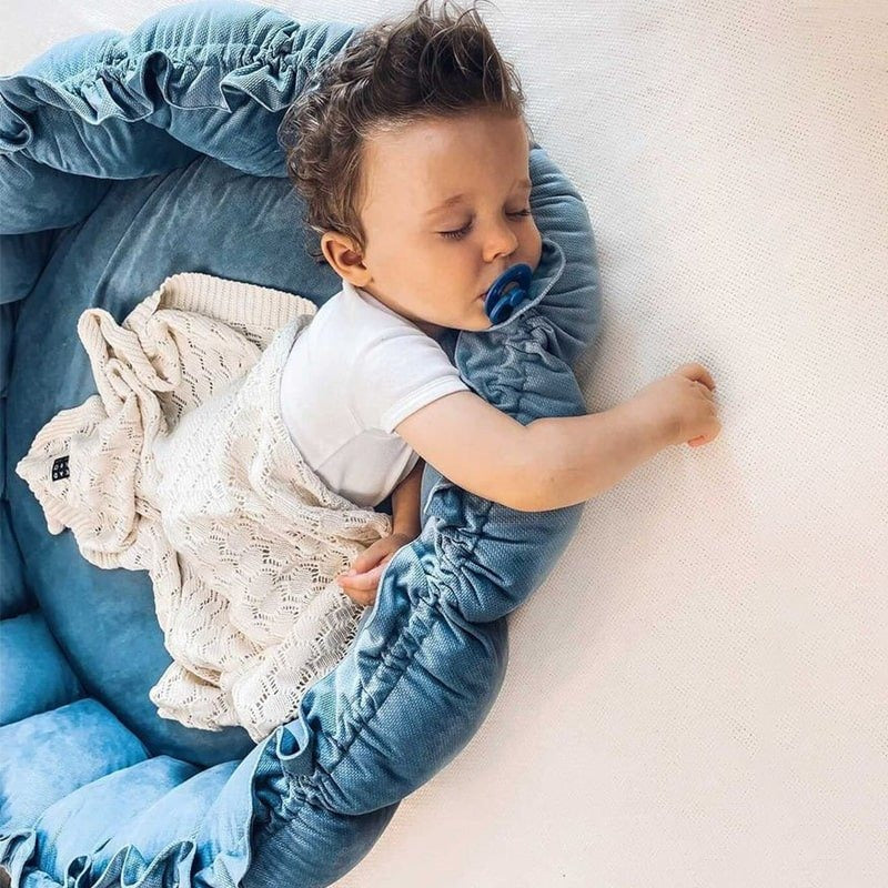 Réducteur de lit bébé – Cocon douillet