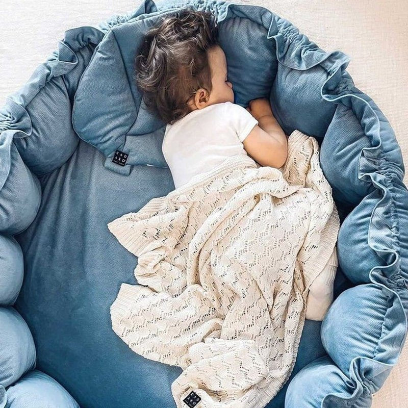Réducteur de lit bébé – Cocon douillet