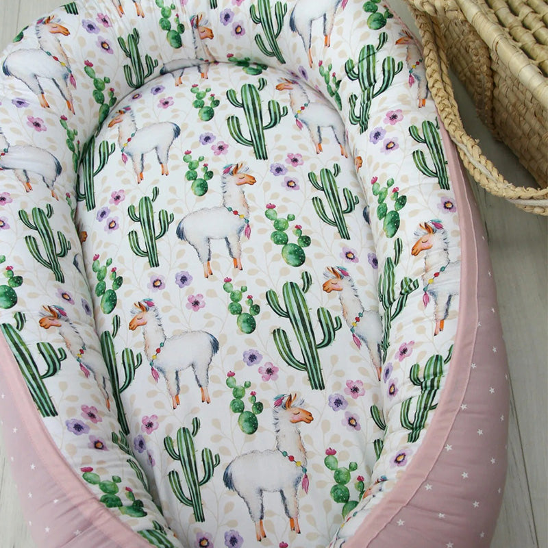 Réducteur de lit bébé – Cactus & Lama