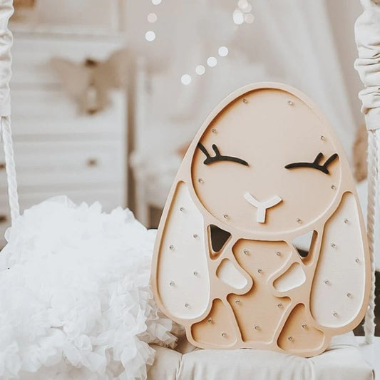 Lampe de chevet en bois naturel – Lapin