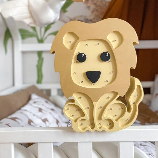 Lampe de chevet en bois naturel – Lion